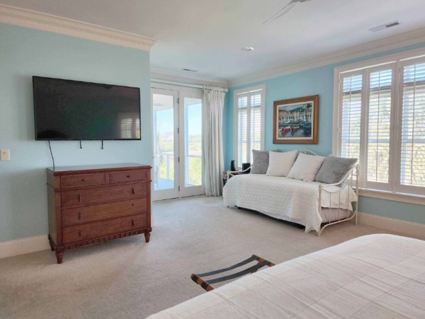 Luxury 5 Bedroom Beach Home- Steps to Beach